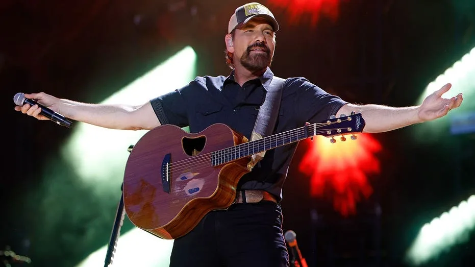 Rodney Atkins Advocates for Core Values, Warns Younger Generation Against Chasing Fleeting Trends