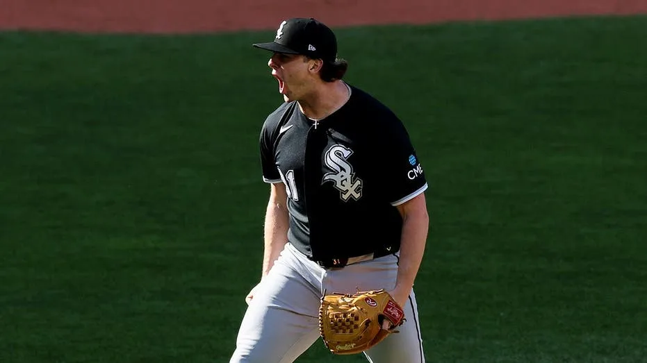 Chicago White Sox Secure ALDS Game 1 Win with Grant Taylor's Remarkable Four-Inning Save Against Guardians