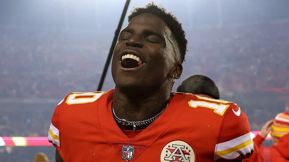 Tyreek Hill Ignites Kansas City Reunion Rumors After Key Chiefs Receivers Suffer Injuries